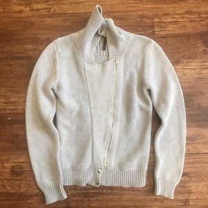 Heart-N-Crush Grey Women’s Sweater Size Medium
